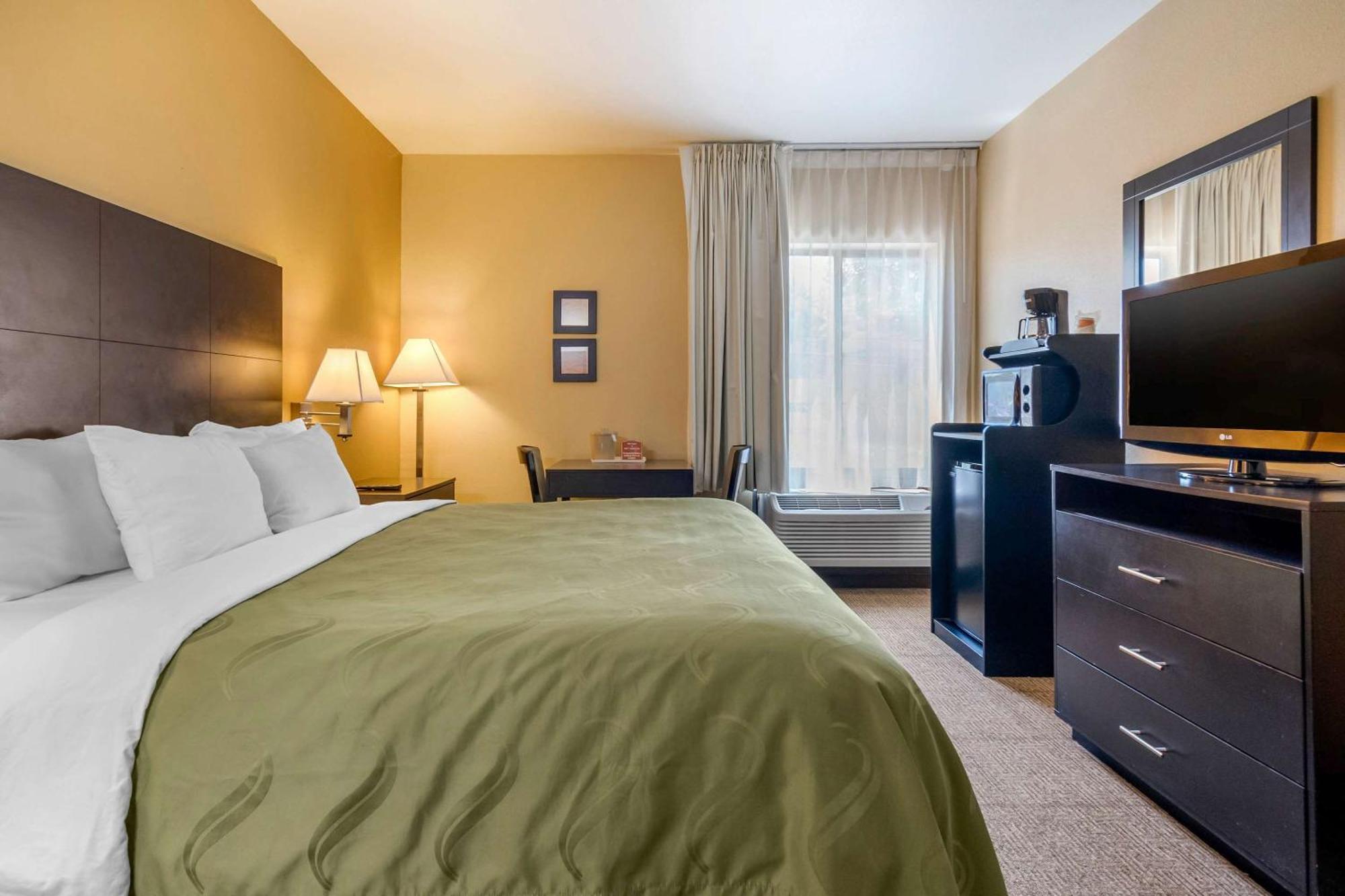 Quality Inn & Suites Lenexa Kansas City Exterior foto